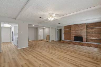 Main picture of 6015 Knotty Post Ln