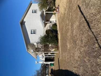 Main picture of 520 E Live Oak