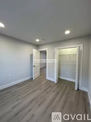 Main picture of 44A Joy St