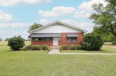 Main picture of 7037 Lilly Rd