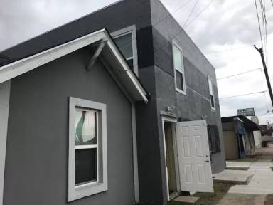 Main picture of 3130 Plumwood St