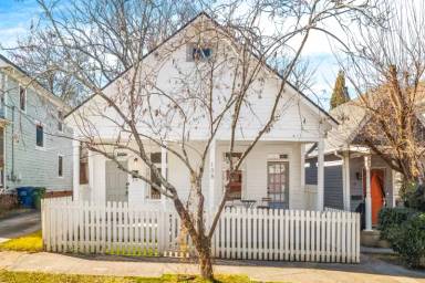 Main picture of 108 Bradley St NE