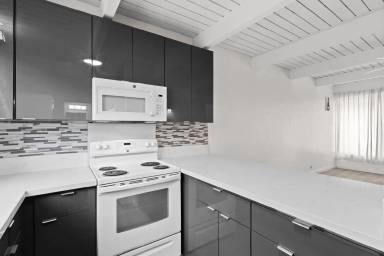 Main picture of 4210 Keanu St