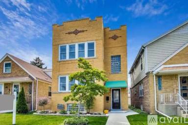 Main picture of 5728 N Austin Ave