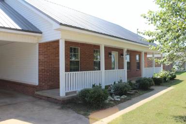 Main picture of 202 Marcella Dr