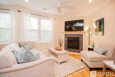 Main picture of 1008 Tremont St