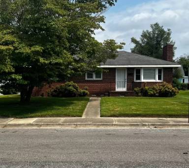 Main picture of 810 Park St