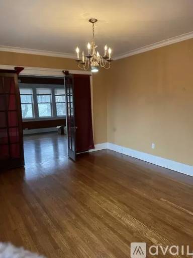 Main picture of 700 N Irving Ave