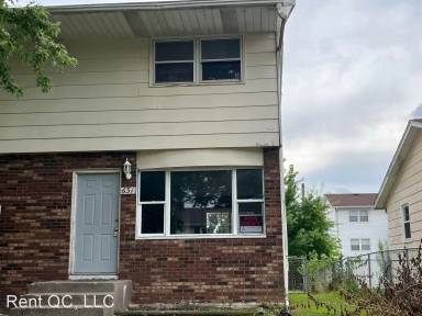Main picture of 631 W 64th St