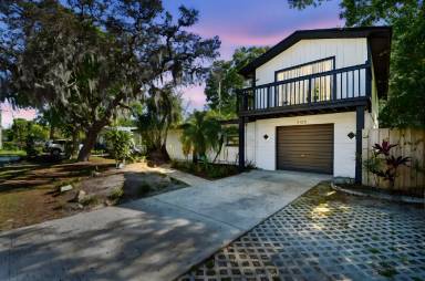 Main picture of 405 Shore Dr E