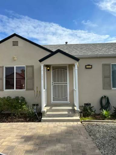 Main picture of 7534 Kraft Ave