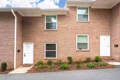 Main picture of 413 E 7th Ave