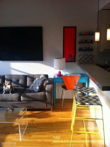Main picture of 1210 W Foster Ave