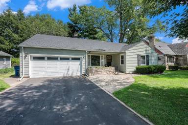 Main picture of 912 Dwillard Dr