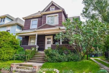 Main picture of 18 5th St NE