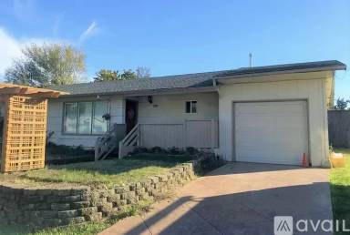 Main picture of 8530 NE Clackamas St