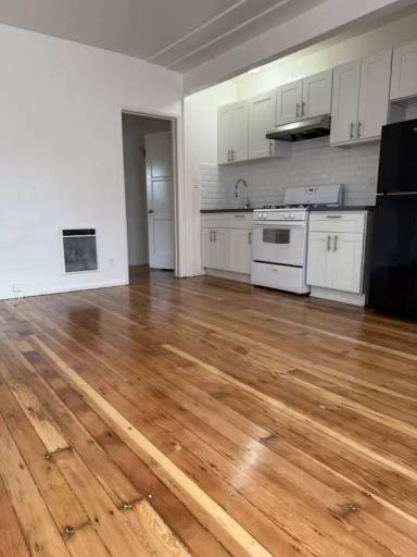 Main picture of 1781 Orchid Ave