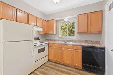 Main picture of 2800 W War Memorial Dr