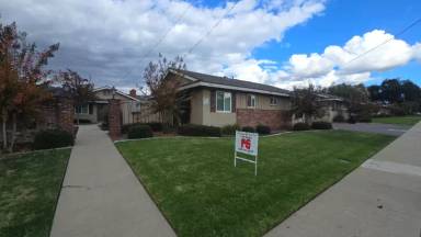 Main picture of 553 E Lemon Ave