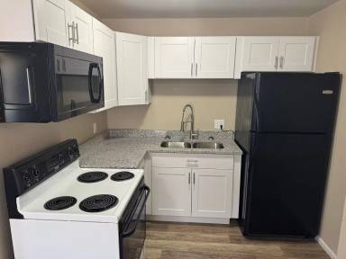 Main picture of 505 W 3rd St
