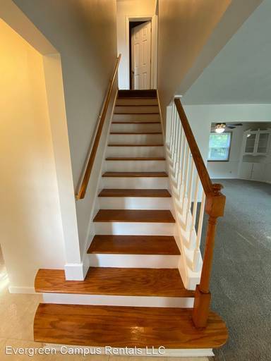 Main picture of 2611 Cambridge St