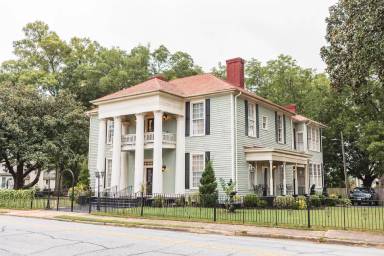 Main picture of 604 S McDuffie St