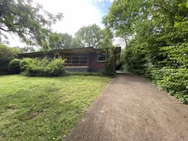Main picture of 2818 Hillside Dr