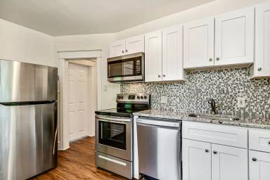 Main picture of 2477 Brookdale Ave