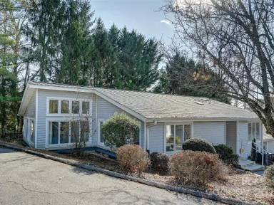 Main picture of 71 Hollybrook Dr