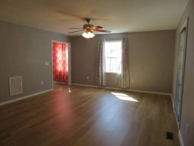 Main picture of 144 Ogden St