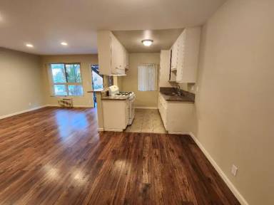 Main picture of 7925 Vineland Ave
