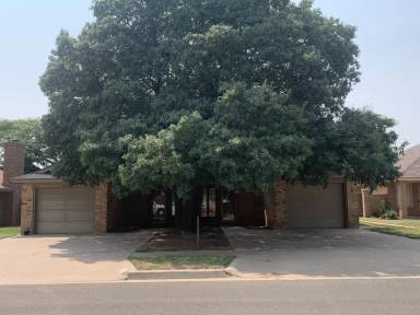 Main picture of 9714 Orlando Ave