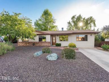 Main picture of 1974 Catalpa Cir