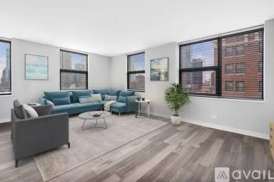 Main picture of 51 W Huron St