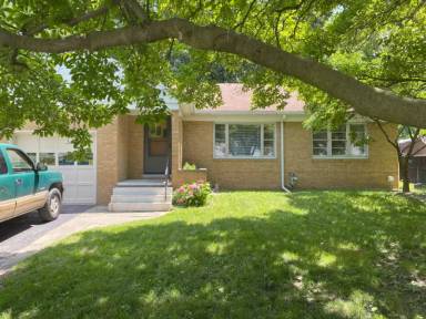 Main picture of 725 Wyman St
