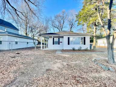 Main picture of 416 E 19th St