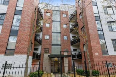 Main picture of 2317 W Wolfram St