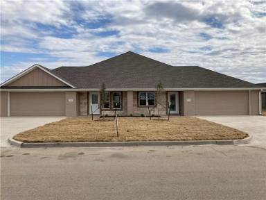 Main picture of 5608 Moose Jaw Cir