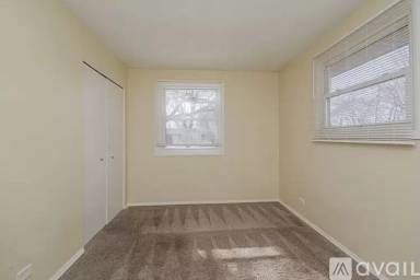Main picture of 525 W Van Buren St