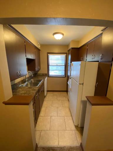 Main picture of 1400 S 20th St