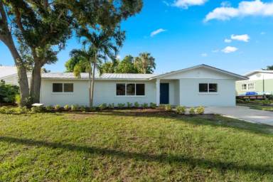 Main picture of 4630 SE Rocky Point Way