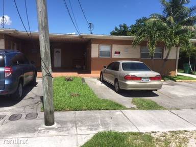 Main picture of 1441 SW 70th Ave