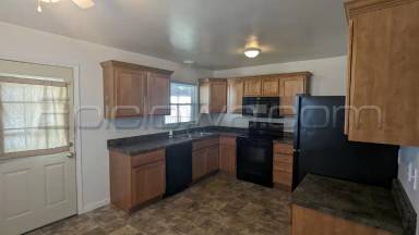 Main picture of 922 F Ave NW