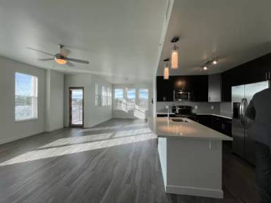Main picture of 3 E 11th Ave