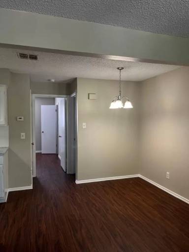 Main picture of 310 Castlewood Dr