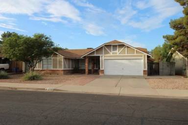 Main picture of 3731 E Hampton Ave