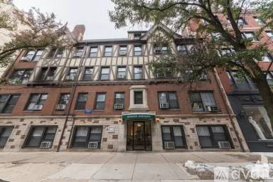 Main picture of Arlington Building