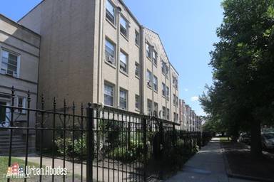 Main picture of 4031 N Kenmore Ave