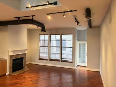 Main picture of 1000 Columbus St