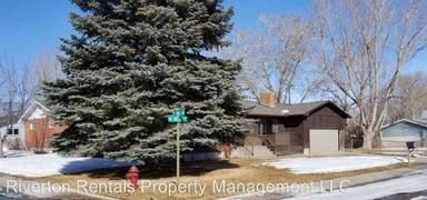 Main picture of 126 W Bell Ave
